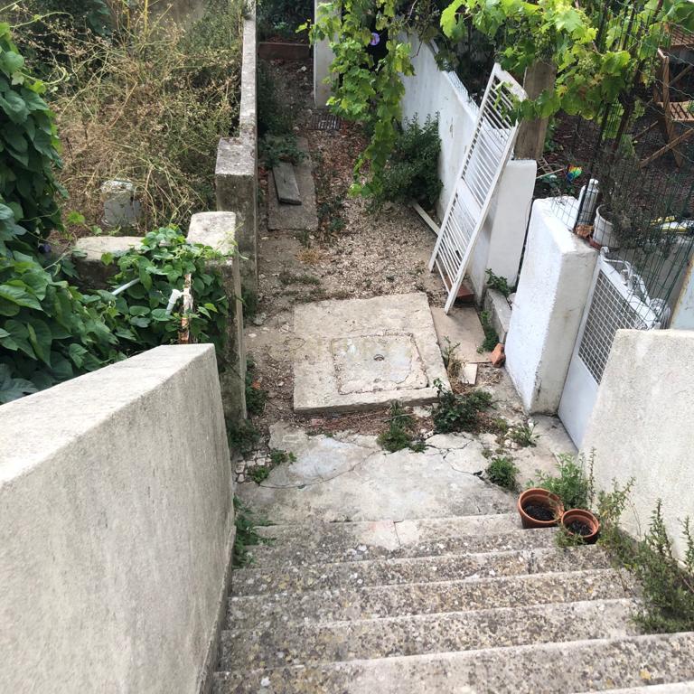 Apartamento T2+1 com Logradouro para Arrendar em Sete Rios - Image 30
