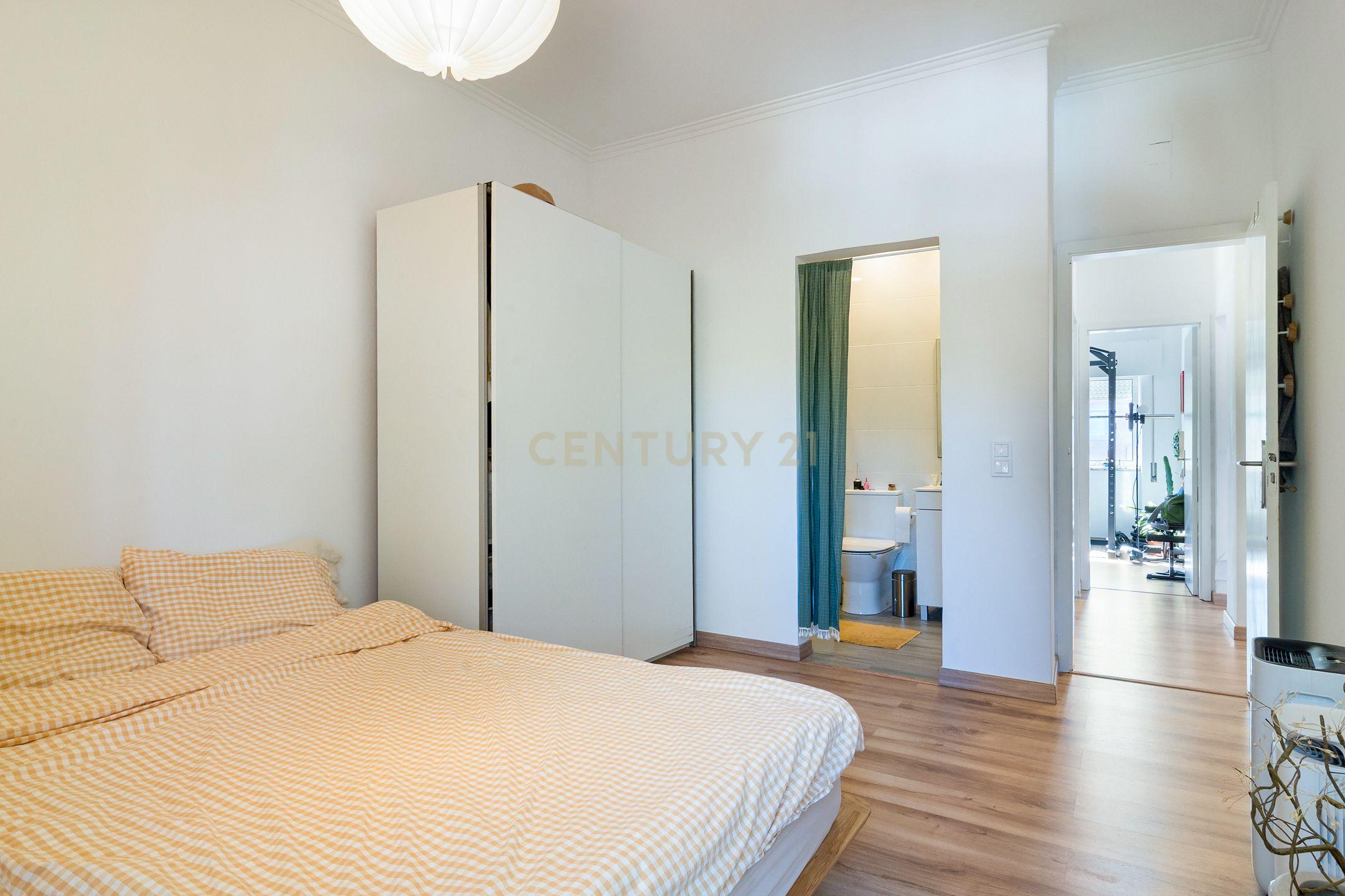 Fotografia 11 de T4 Duplex Mobilado e Totalmente Remodelado | Centro do Linhó | Vista Serra de Sintra
