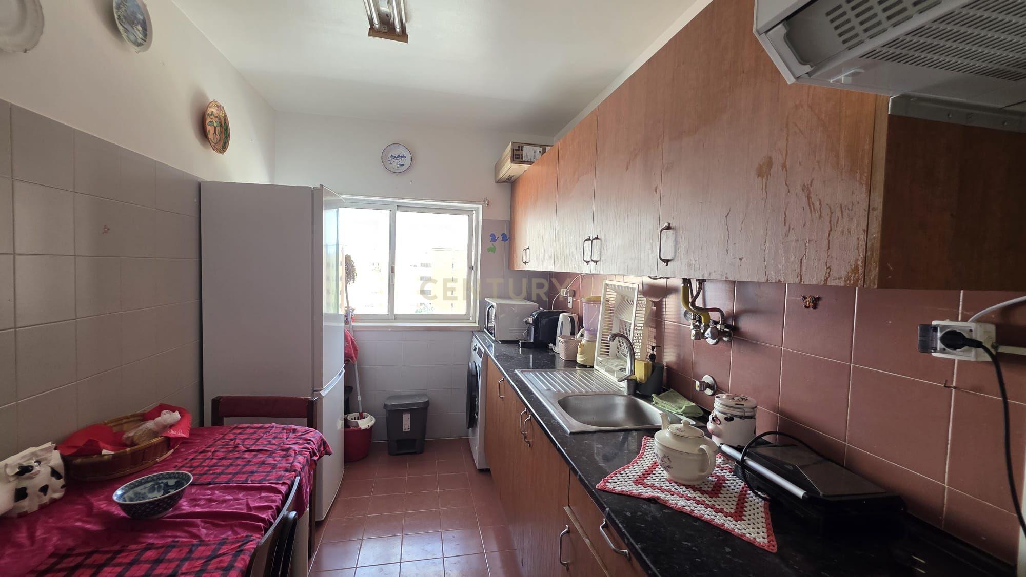 Fotografia 10 de Apartamento T2  no Pragal / Monte Caparica com 2 elevadores e ótimo acesso de entrada  ( mobilidade reduzida ) próximo da fertagus no Pragal e Praias