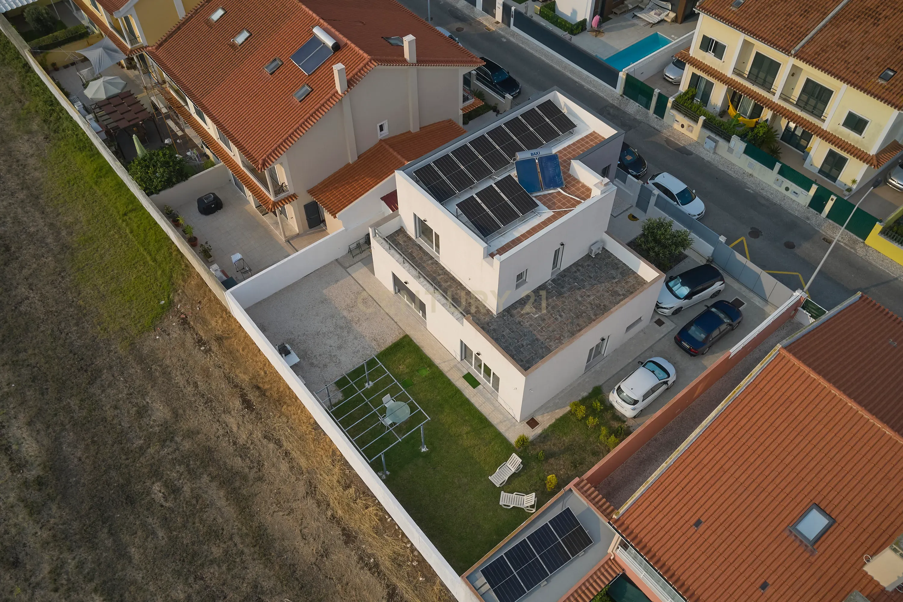 Fotografia 4 de Moradia Contemporânea T3 + Escritório, com Jardim e Painéis Solares em São Domingos de Rana, Cascais