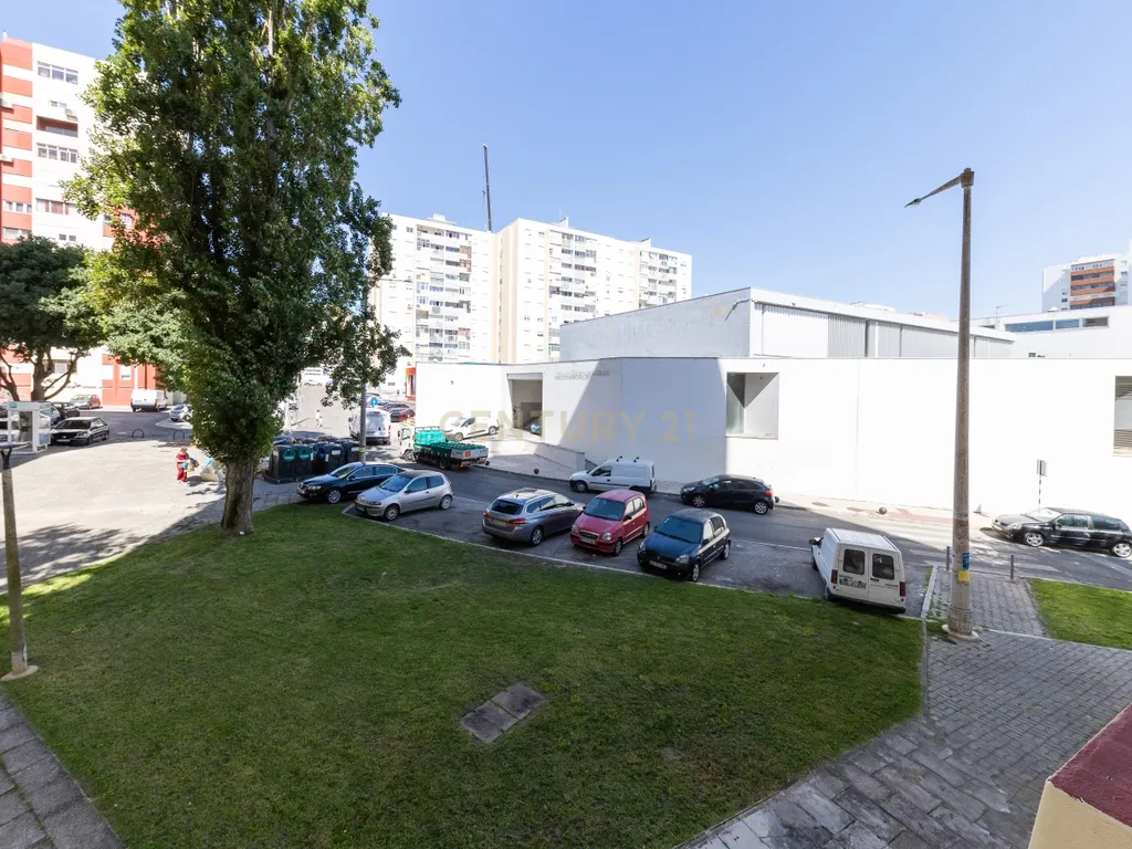Apartamento T3 em Corroios - Miratejo - Image 7