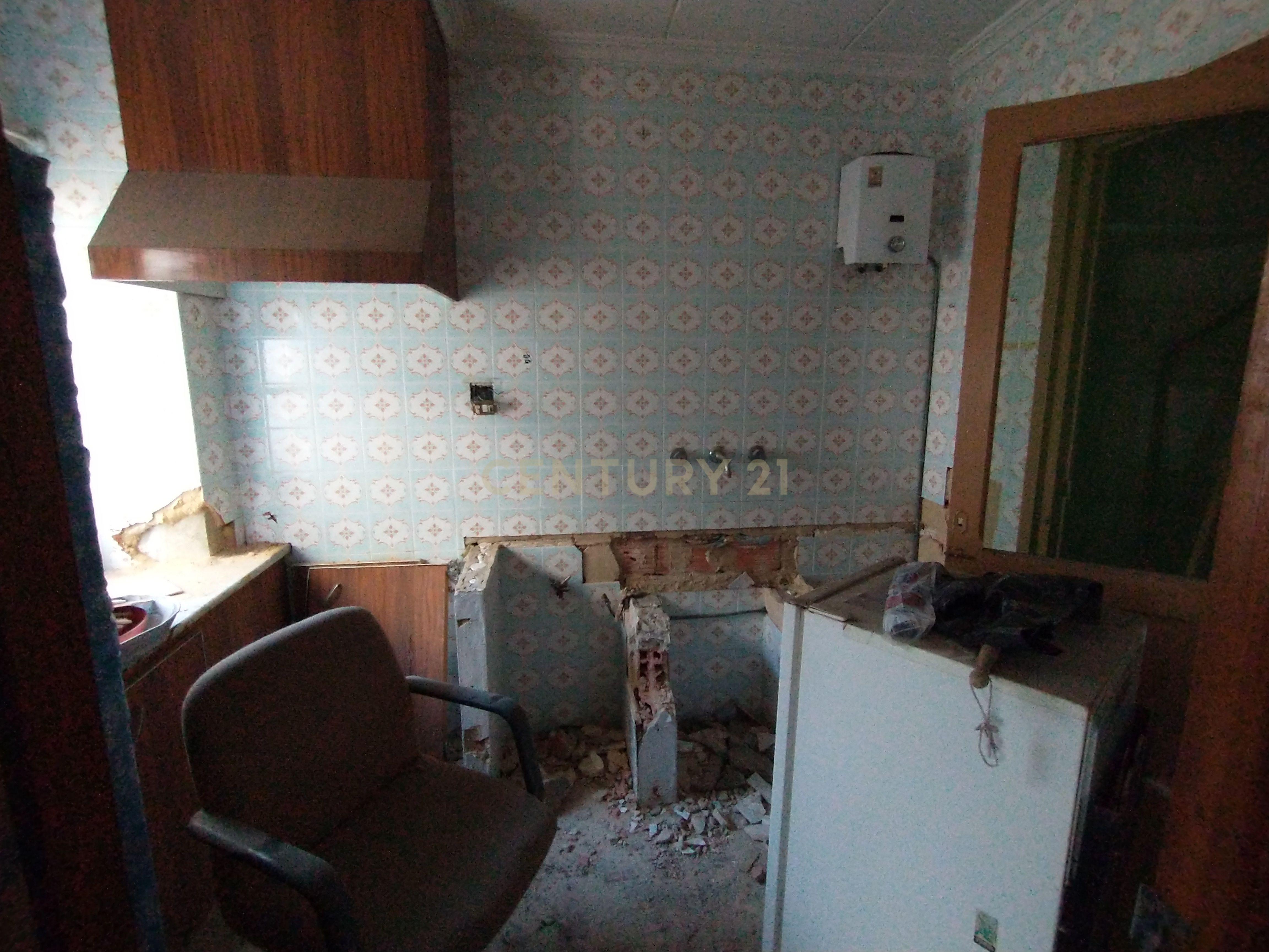 Moradia original para renovar em Benetússer – Localização privilegiada e sem risco de inundação! - Image 20