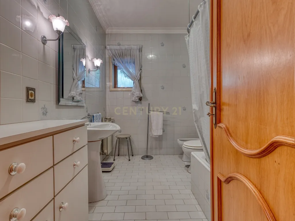 Fabulosa Moradia T6 Independente em Santo Ovídio, na zona nobre de Vila Nova de Gaia! - Image 30