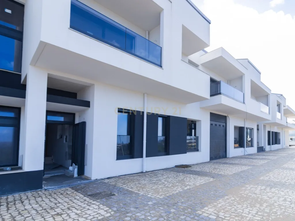 Excelente Apartamento T3 NOVO na Praia Pedra do ouro - Image 21