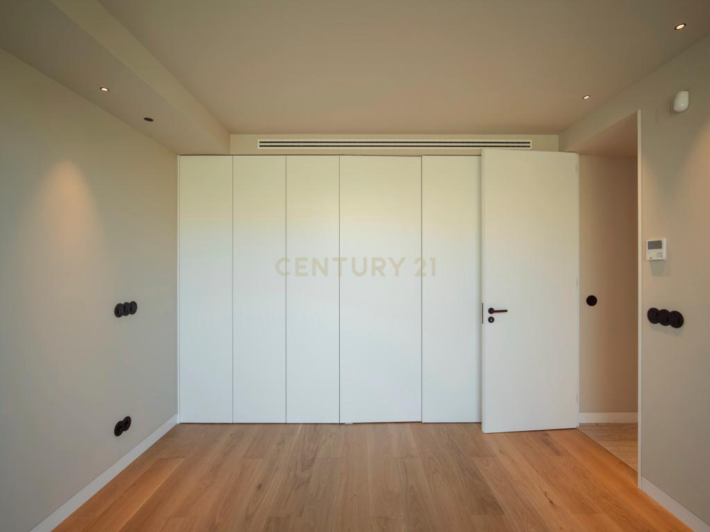 Moradia T4 na Verdizela — Design, Luz e Piscina num Terreno de 1.032 m² - Image 20