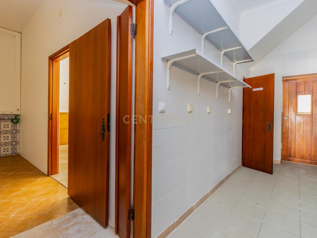 MORADIA EXCLUSIVA EM ALCOBAÇA – CONFORTO, ESPAÇO E POTENCIAL DE INVESTIMENTO! - Image 44