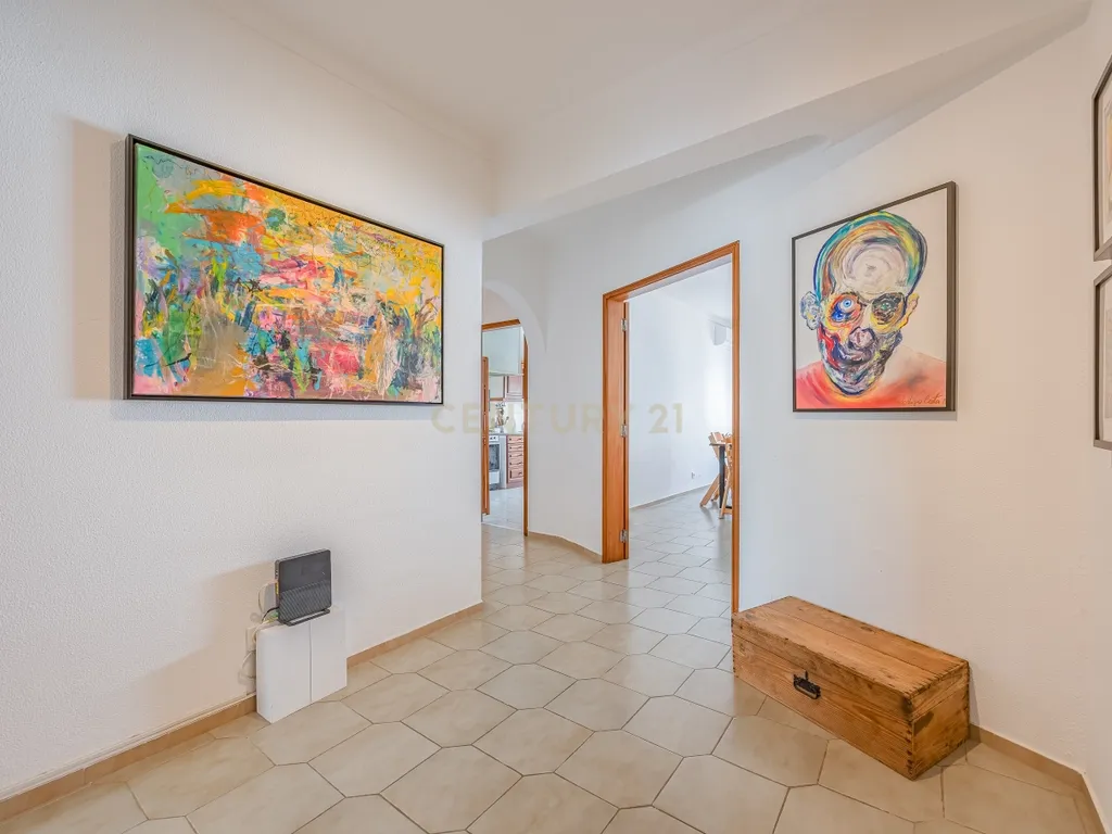 Apartamento T3 com 2 WC, Arrecadação e Terraço com Vista Mar | Ameijeira, Lagos - Image 4