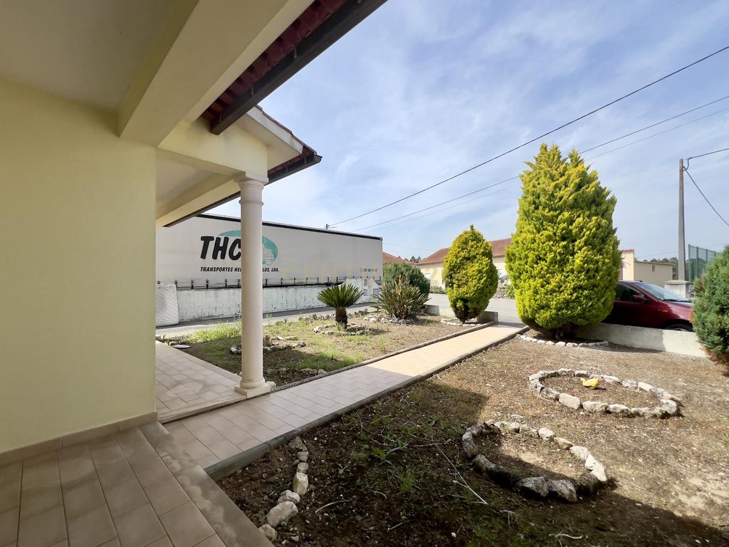 Moradia  em Calvete, Alqueidão, Figueira da Foz, Coimbra com Jardim e Boa Exposição Solar - Image 28