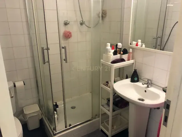 Apartamento T5 em S. Domingos de Benfica, Lisboa - Image 7