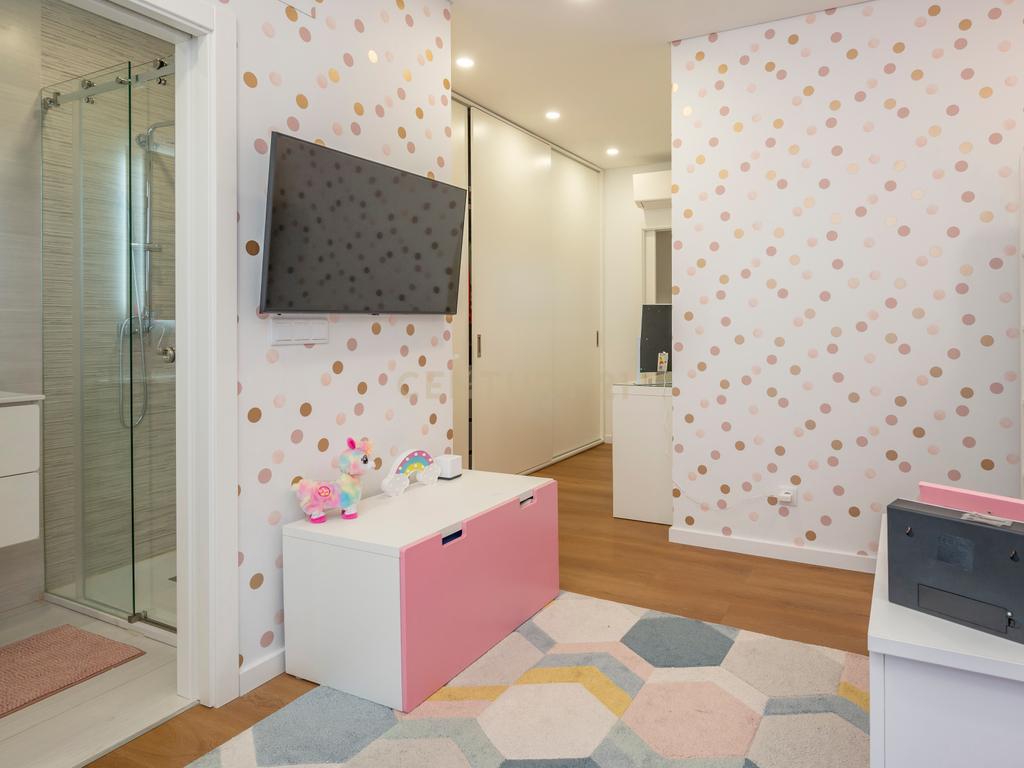 Luxuosa Moradia T5 com Vista Panorâmica em Odivelas - Image 24