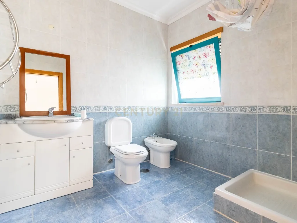 Apartamento T4 (duplex) -Marinha Grande - Image 9