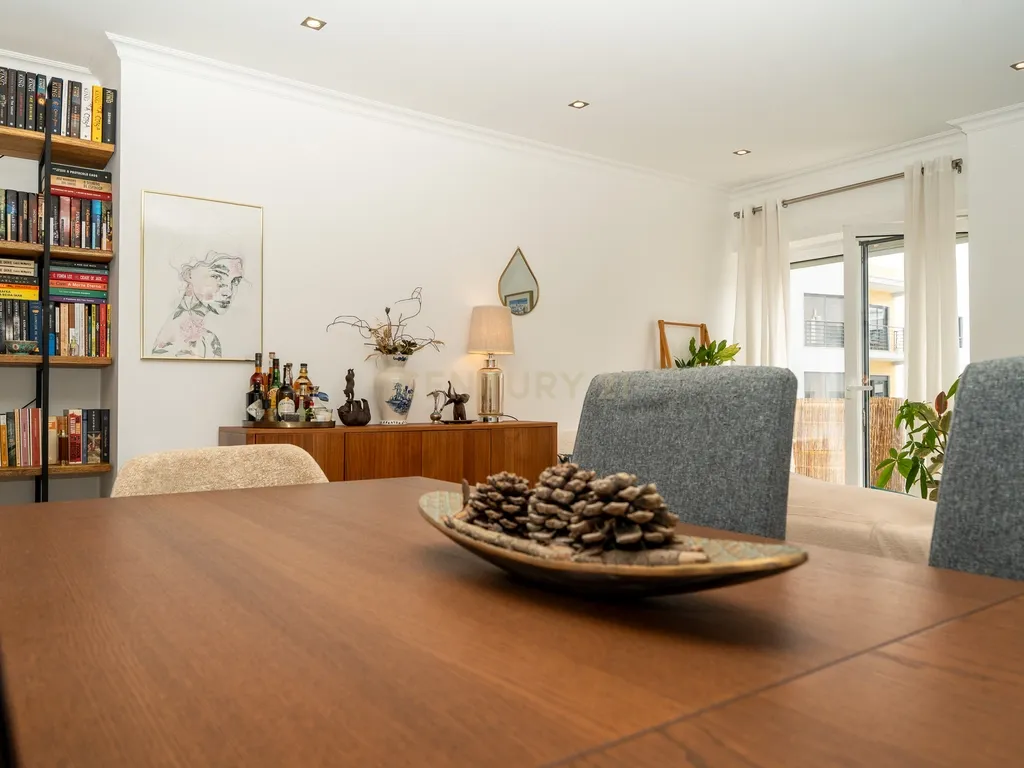 * ESPECTACULAR APARTAMENTO NO CENTRO DE MAFRA, COM VARANDA E PARQUEAMENTO * - Image 7