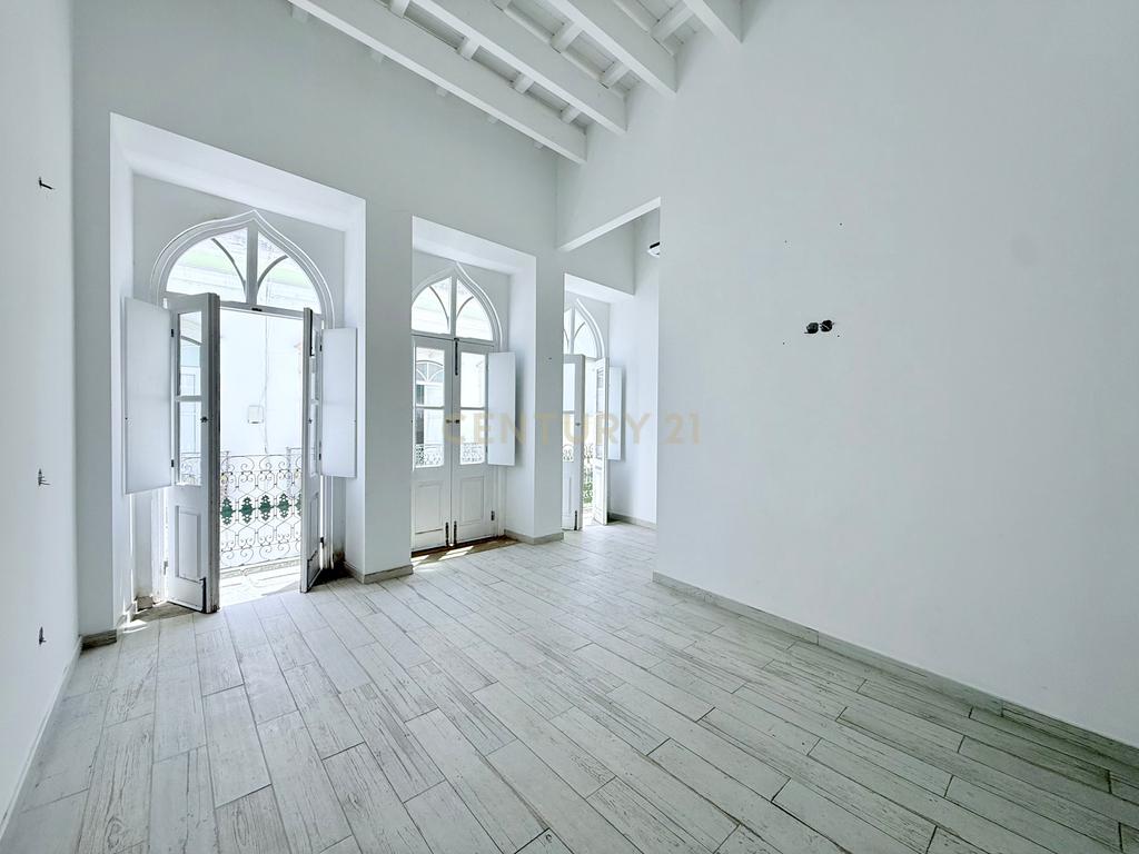 Apartamento T3 Duplex no coração da Baixa de Olhão - Image 4