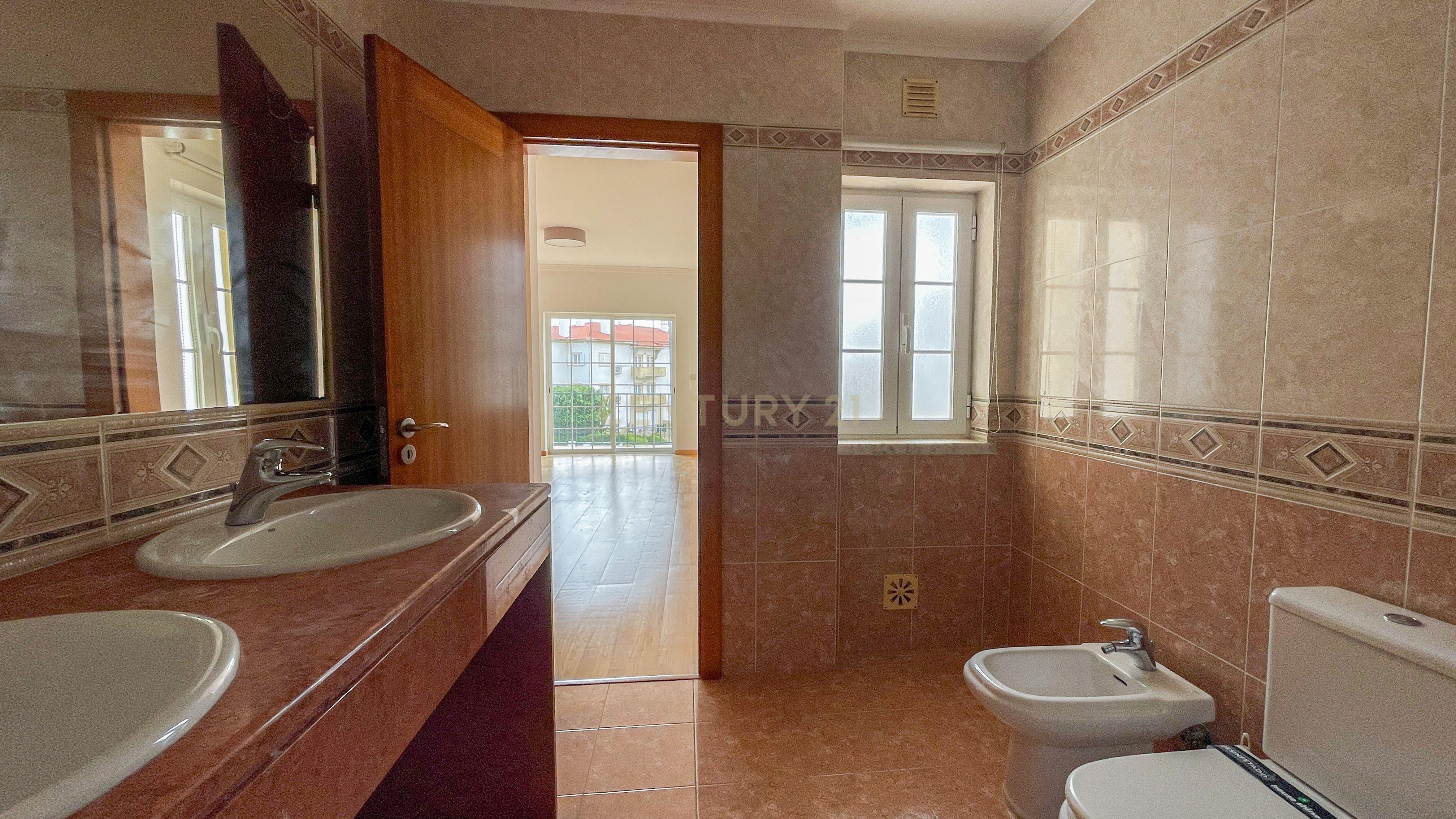 Apartamento T4 Duplex Quinta da Beloura - Image 24