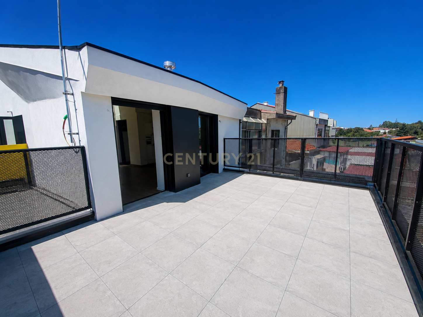 Fotografia 3 de T2+1 Duplex com Acesso Privativo por Elevador, Terraço e Mezzanine | FONTEDAMOURA80