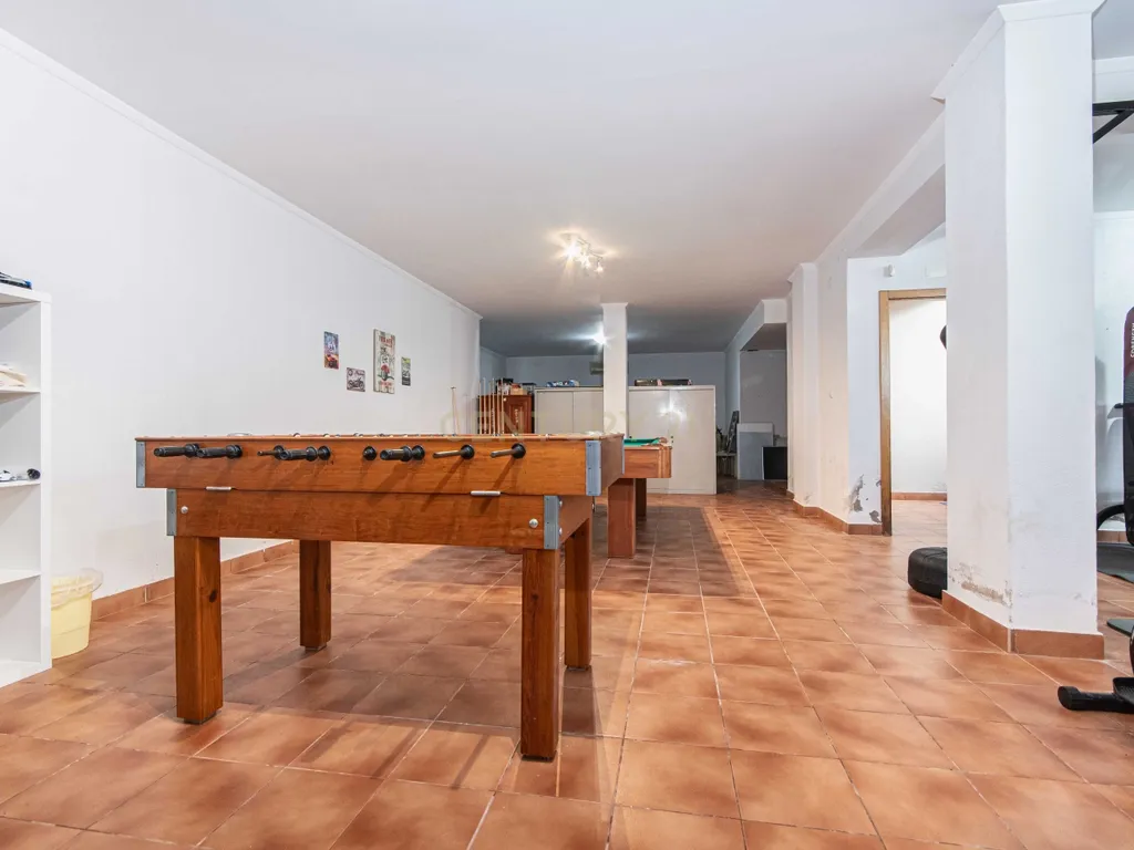 Moradia Isolada de Arquitetura Moderna com Piscina, Jardim e Garagem (Morelena /Pêro Pinheiro) - Image 44
