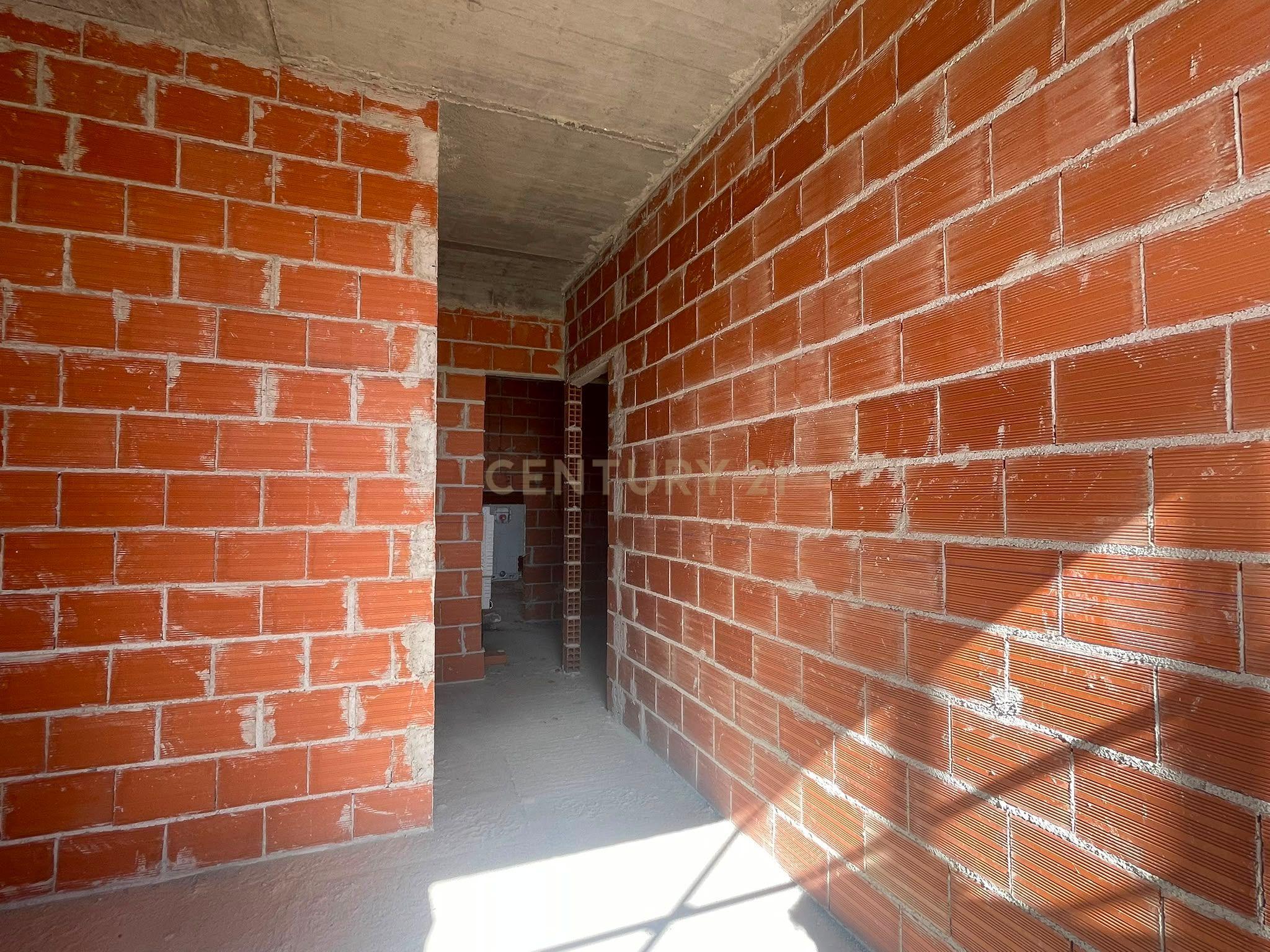 Fotografia 12 de T3 Novo com varanda, parqueamento e arrecadação - Vista Única em Setúbal