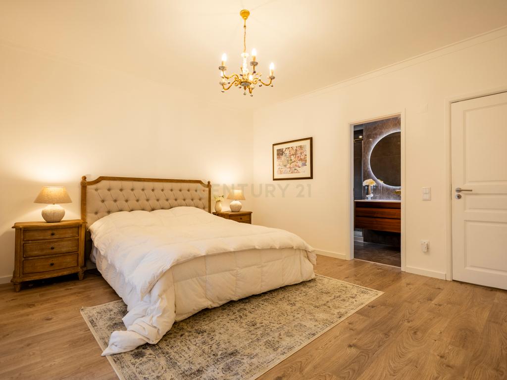Moradia de Sonho na Charneca da Caparica – Elegância, Conforto e Localização Privilegiada - Image 62