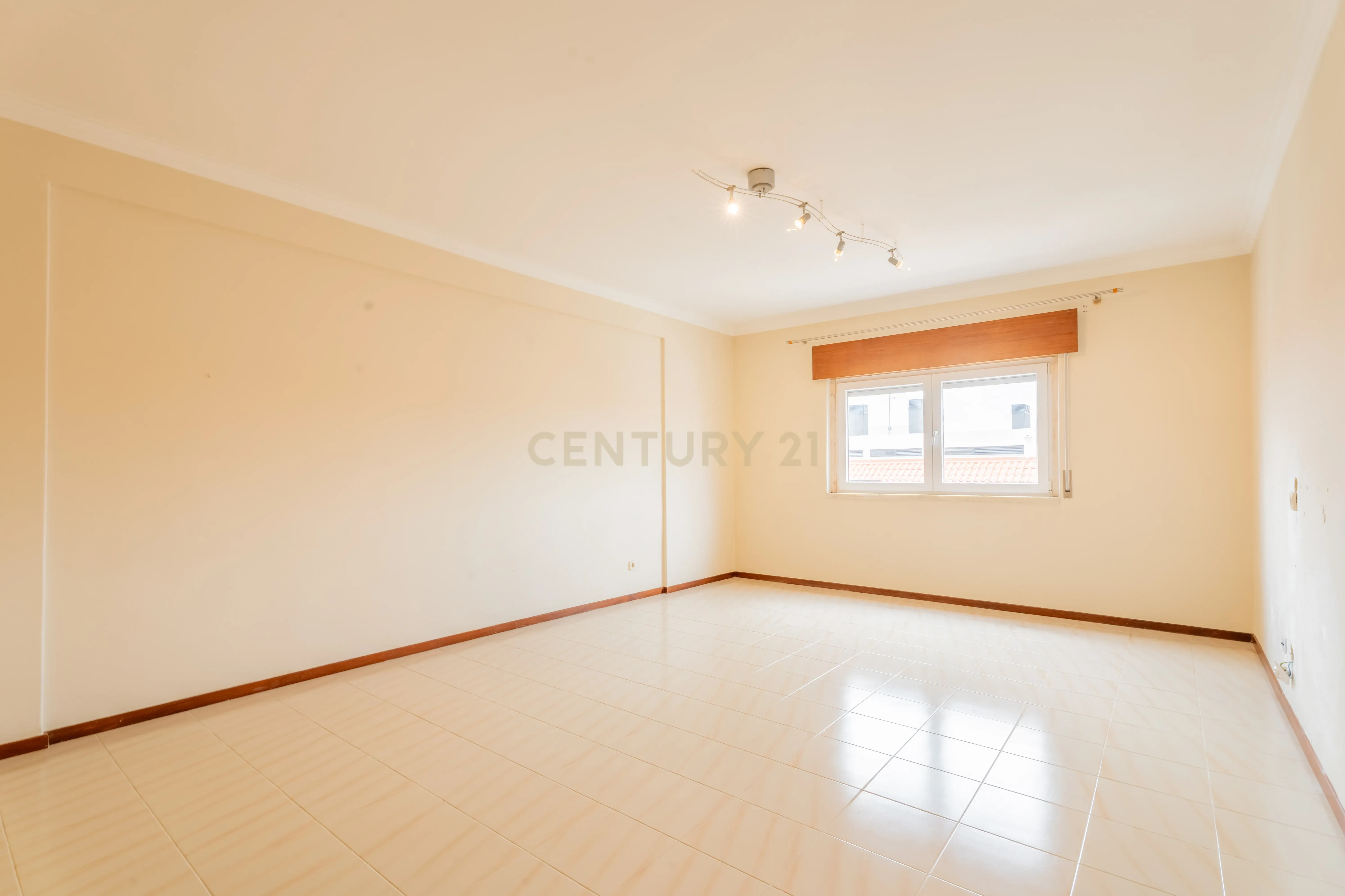Fotografia 12 de Uma oportunidade para viver ou investir em Agualva-Cacém