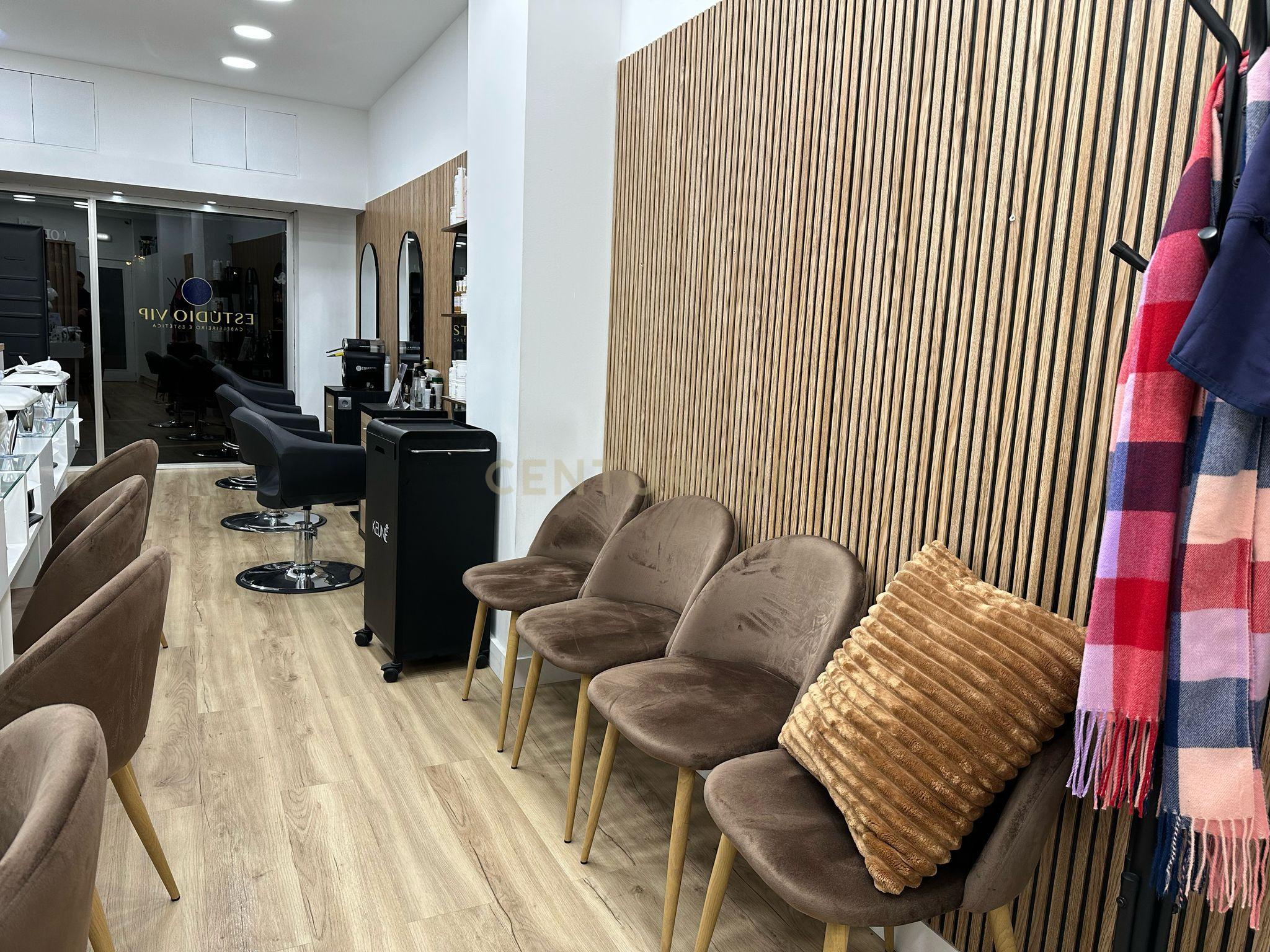 Trespasse de Salão de Cabeleireiro e Estética – Localização Premium no Centro da Cidade - Image 10