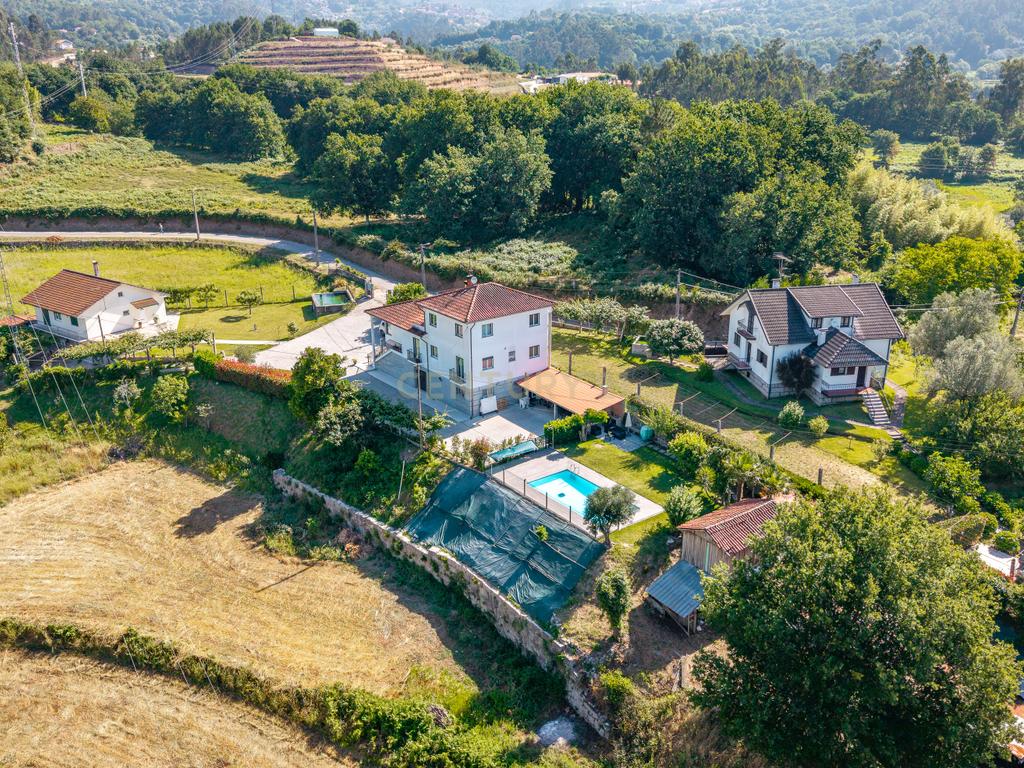 Casa T4 com Vista Panorâmica em Arcos de Valdevez - Image 2