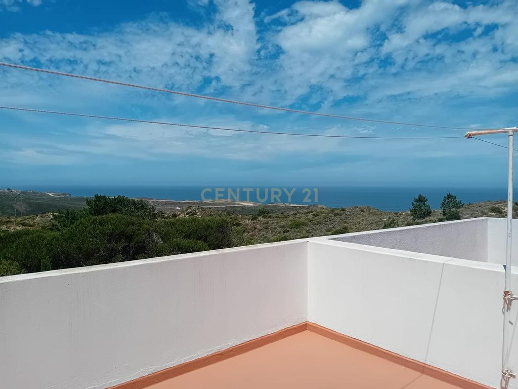 Moradia T2 com vista praia de Monte Clérigo | Aljezur - Image 4