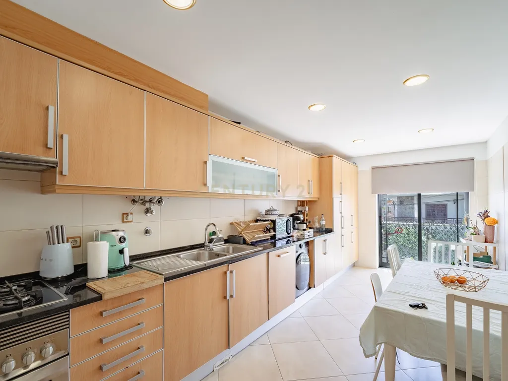 Moderno Apartamento T2 em Amora, Seixal - Image 10