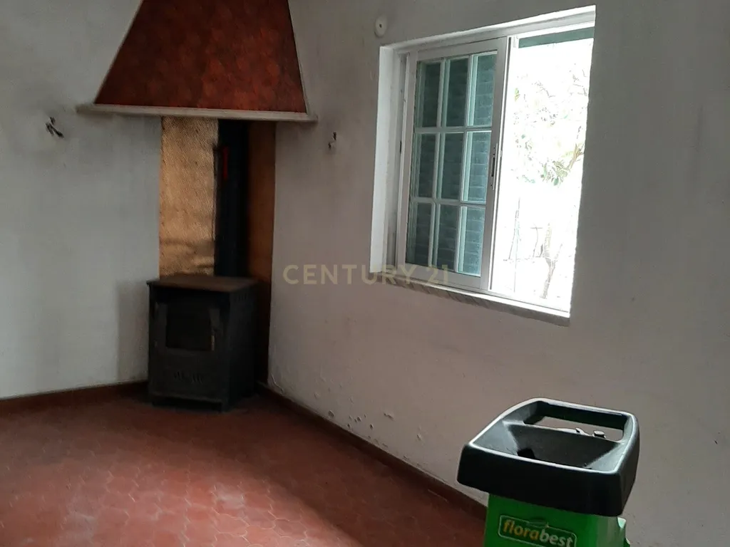 **Moradia térrea para remodelar nas Quintinhas – Charneca da Caparica | Terreno com 290 m²** - Image 14