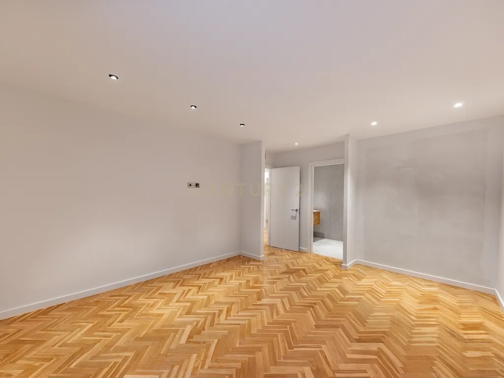 Espetacular apartamento renovado de 220 m² com 4 quartos - Image 21