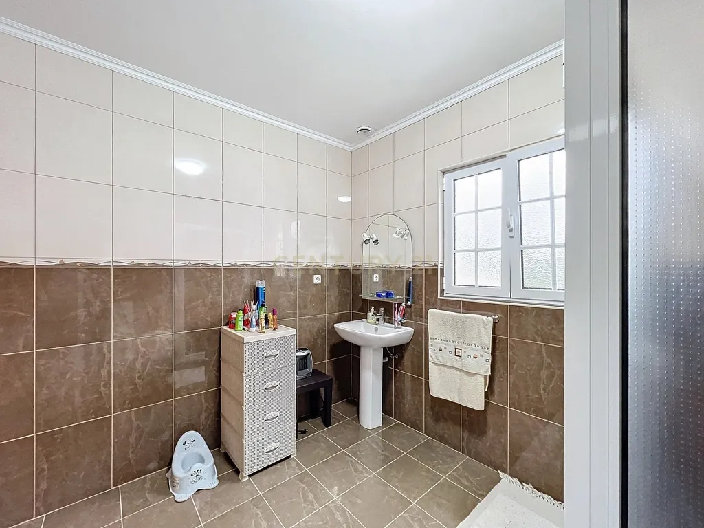 Casa T4 com Vista Mar em Povoação, Ilha de São Miguel - Image 18