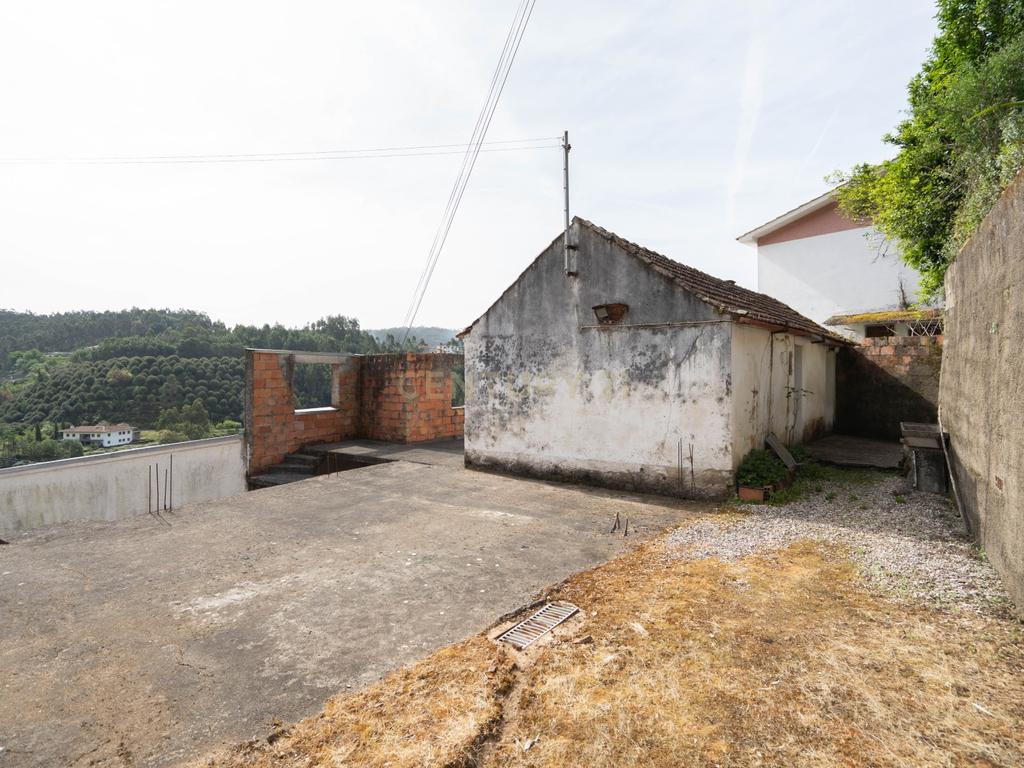 Moradia para reconstrução - Semide - Image 16