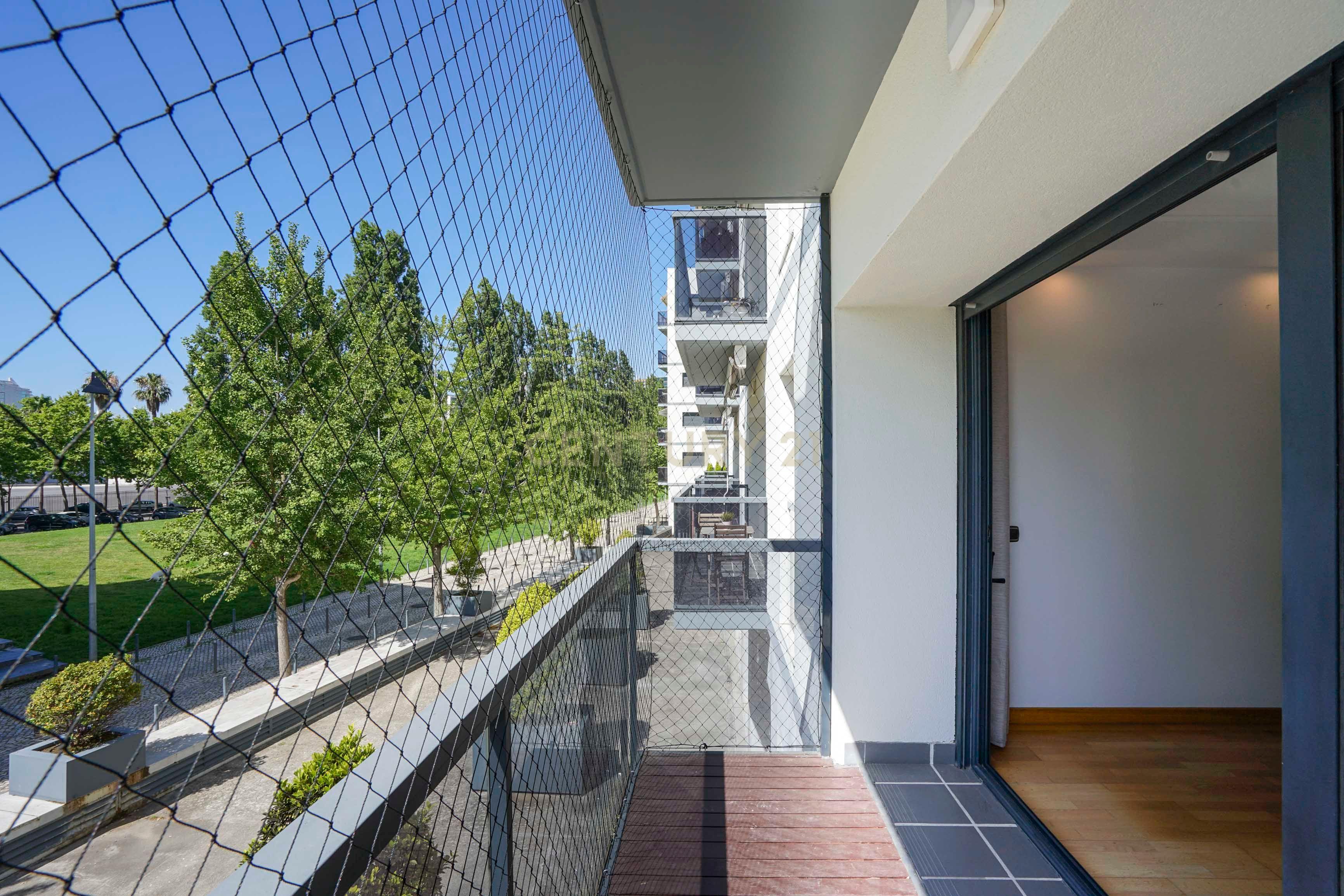 Fotografia 7 de Apartamento T3+1 com 2 Suites, Varanda e 2 Lugares de Garagem no Parque das Nações, Lisboa