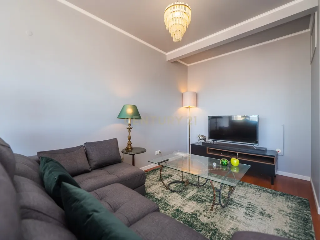 T2 de Charme na Portela de Sintra | Suite, Varandas e Vista Panorâmica - Image 11