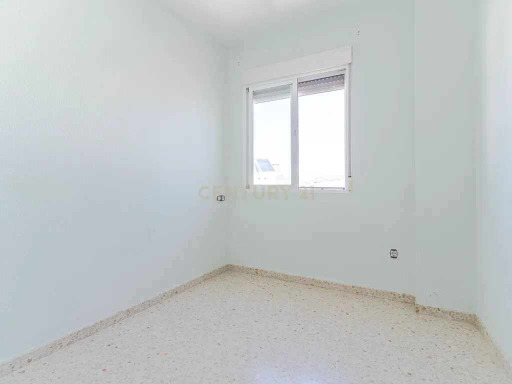 Apartamento T4 com Vista Panorâmica em Pulianas, Granada - Image 26