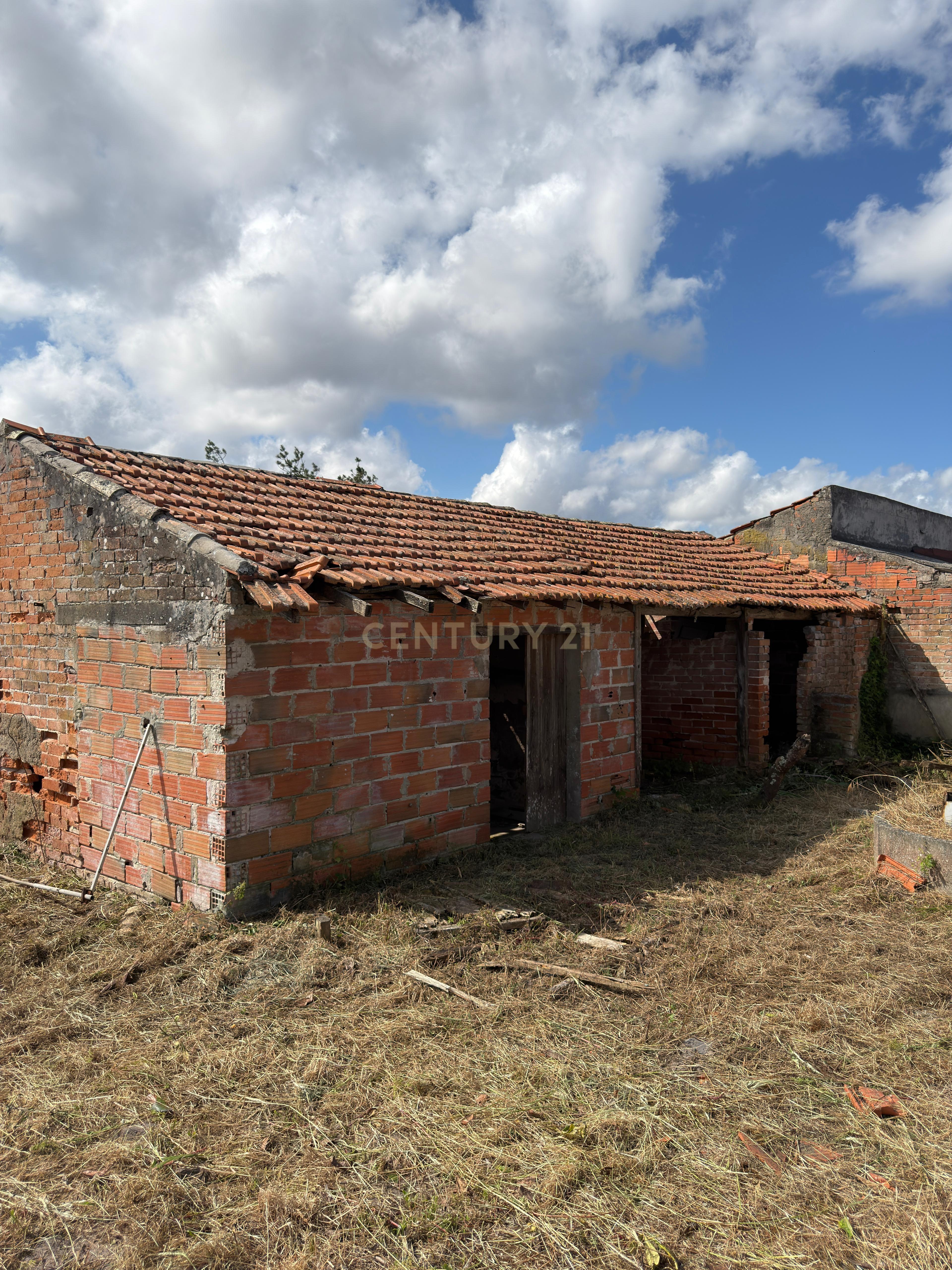 Fotografia 10 de Moradia T7 com Enorme Potencial em Lote Total de 5.611 m²