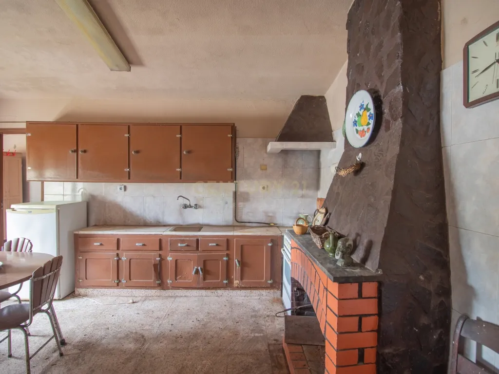 Moradia T4 com Garagem e Quintal em Chão de Couce – Oportunidade com Potencial em Ansião - Image 6