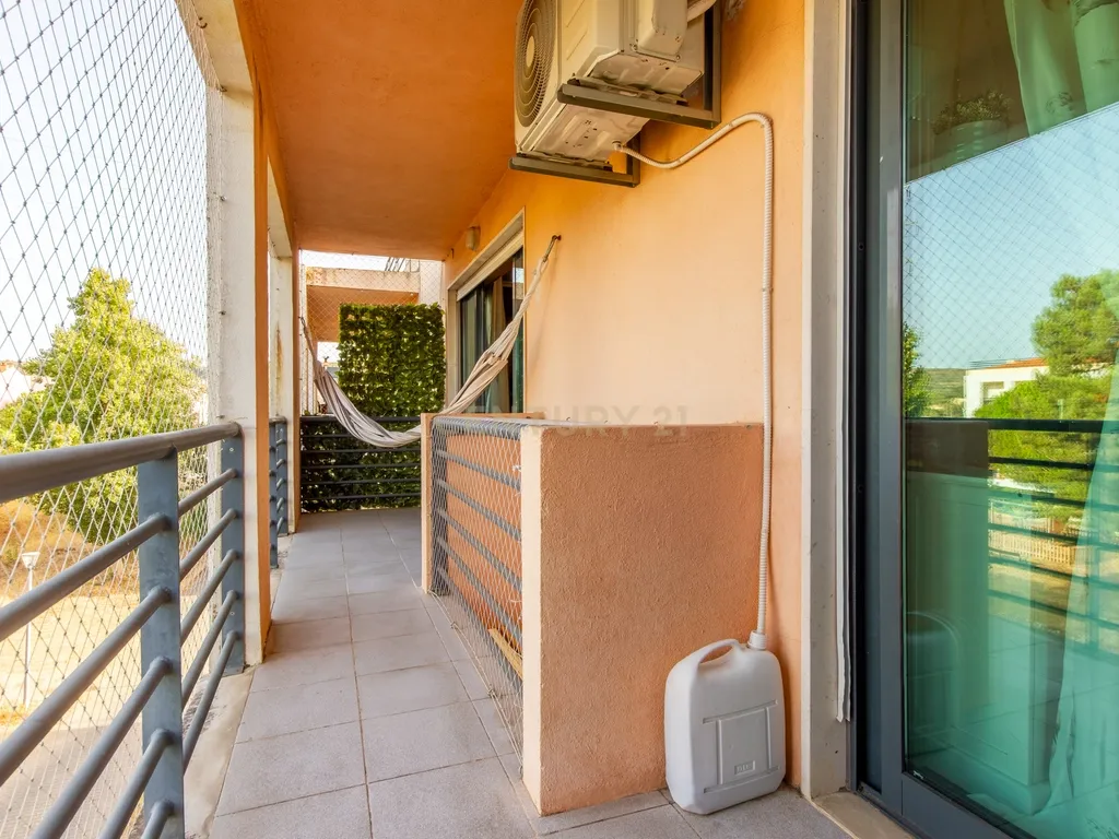 Apartamento Quatro Assoalhadas -Com Lugar de Parqueamento - Quinta do Anjo, Palmela - Image 2