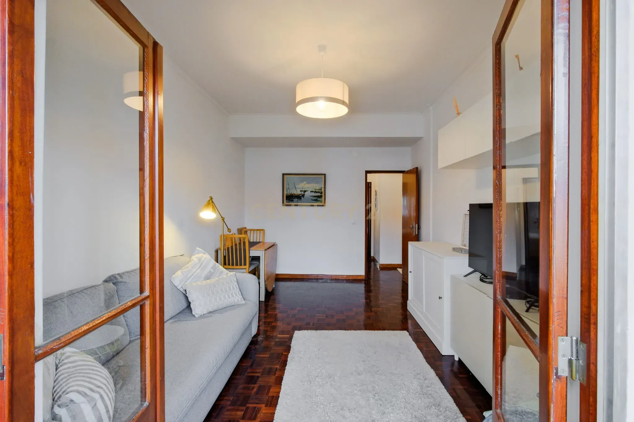 Apartamento T2 Remodelado em Tires - Image 1