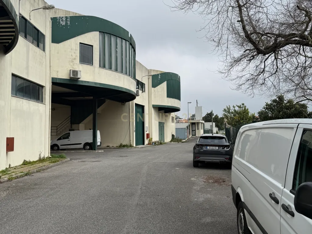 Armazém de 1.000 m² | 2 Pisos | Elevado Potencial de Rentabilidade - Image 21