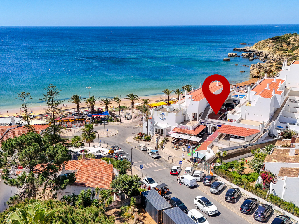 OPORTUNIDADE - Duas Lojas Comerciais no Centro Comercial Borda d’Água - Albufeira - Image 1
