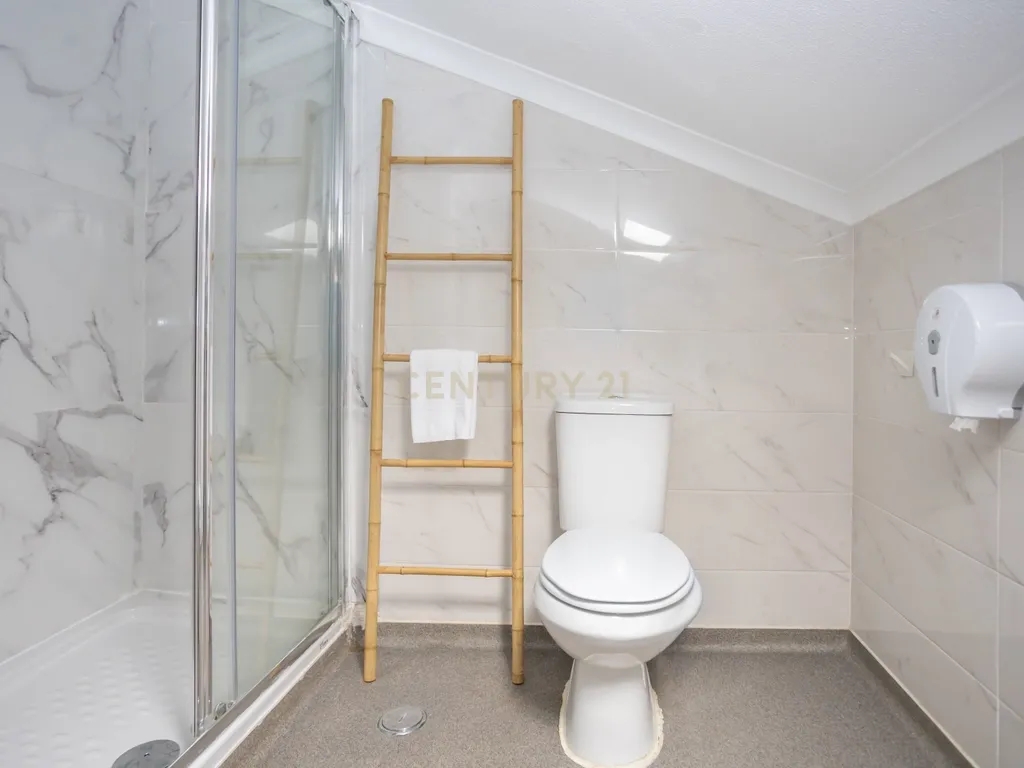 Fantástica Moradia Versátil com Piscina e Jardim, junto a serra da Arrábida – Setúbal - Image 42