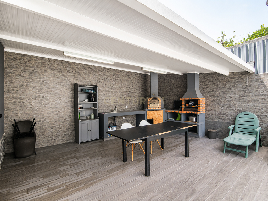 Moradia T4 com piscina e garagem junto às Colinas do Cruzeiro - Image 43