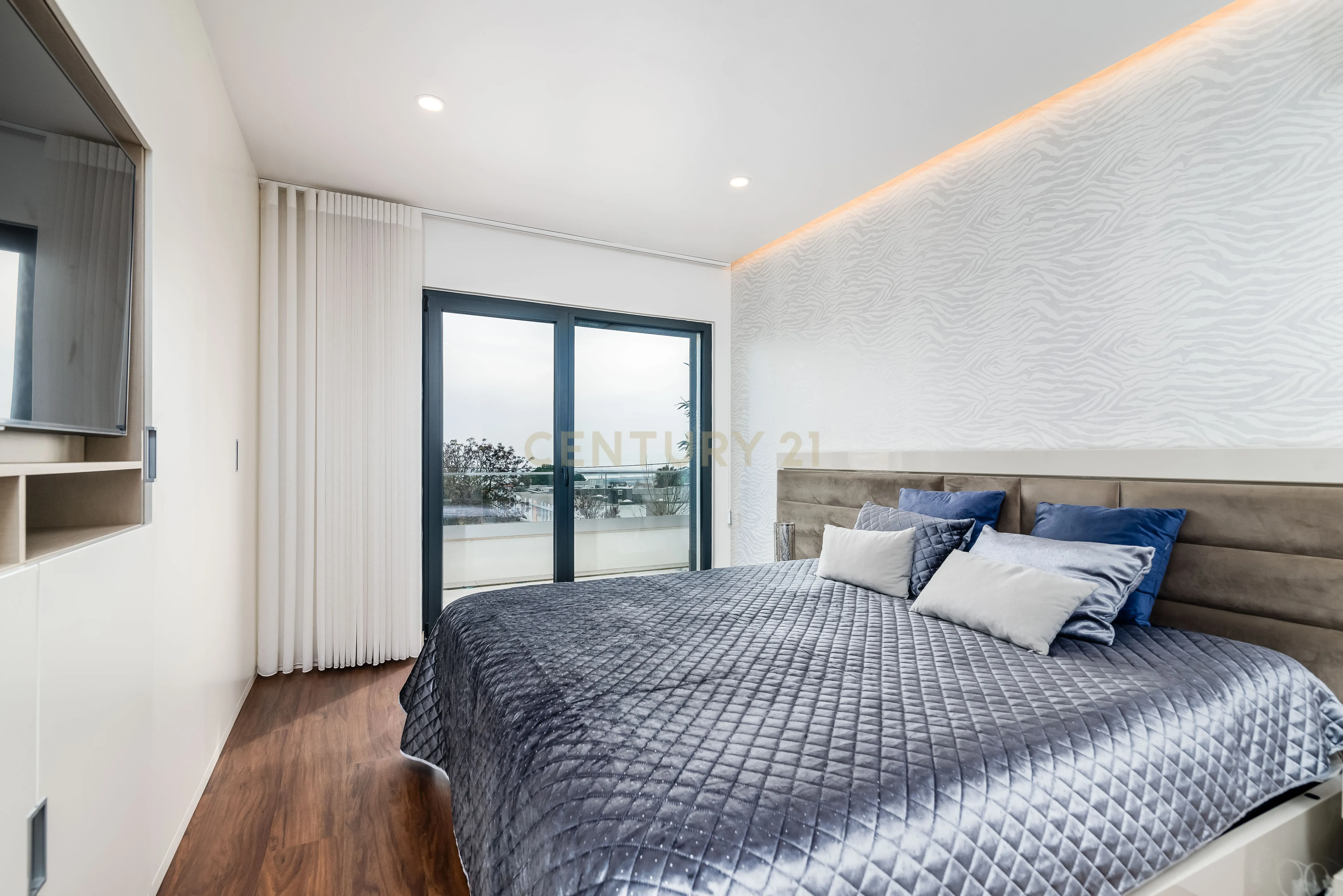 Luxuosa Moradia T3 com Vista Panorâmica em Loures, Lisboa para investimento! - Image 25