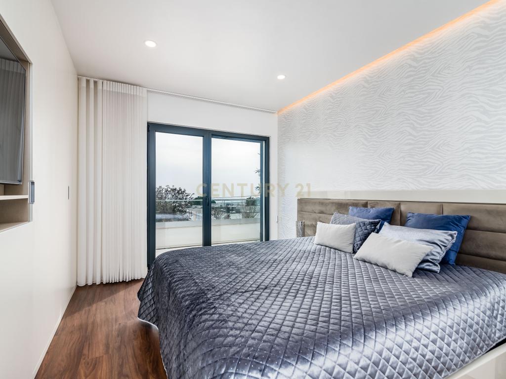 Luxuosa Moradia T3 com Vista Panorâmica em Loures, Lisboa para investimento! - Image 25