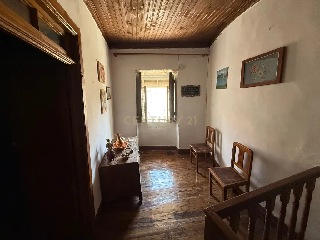 Casa T4 com Jardim e Adega em Vimioso - 53.000€ - Image 17