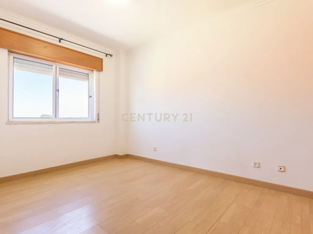 Apartamento T2 na Quinta do Conde - Image 8