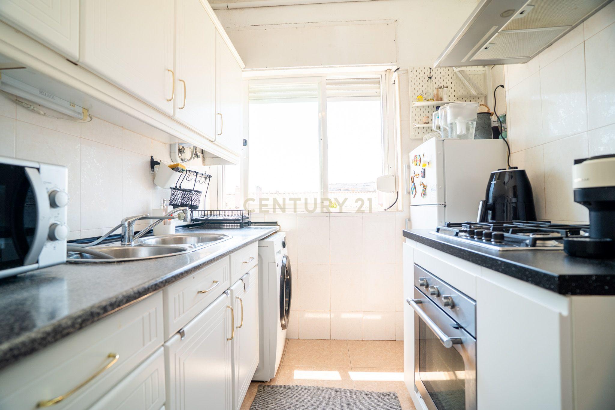 Fotografia 8 de T2 com aproveitamento do sótão e logradouro em Alvalade | Excelente localização | 1.400 €/mês