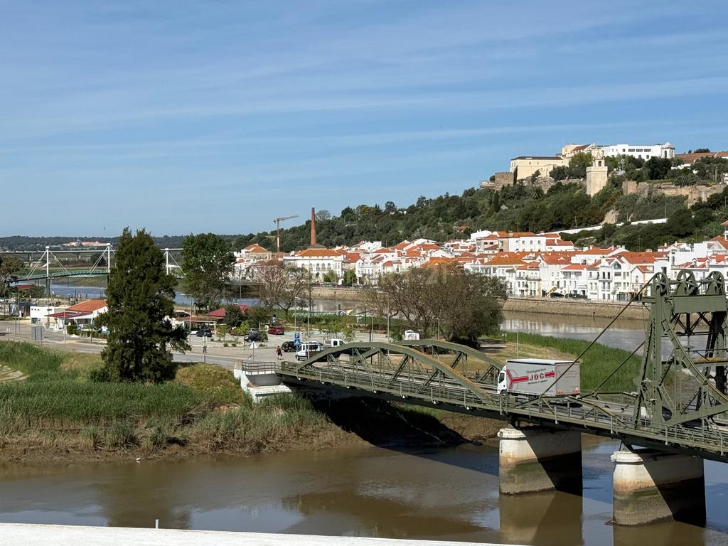 Espaço Comercial de 53m2 no centro de Alcácer com extração de fumos, ideal para restaurante ou café - Image 9