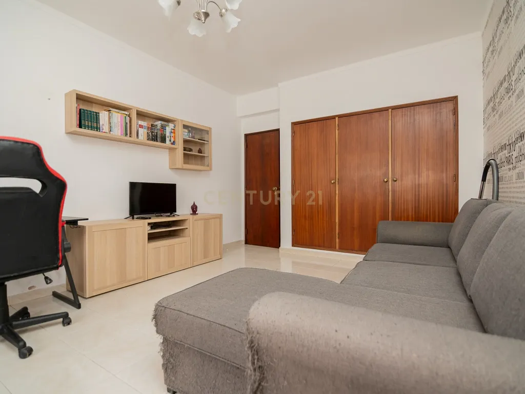 Apartamento T1 em Portimão - Oportunidade Única! - Image 9