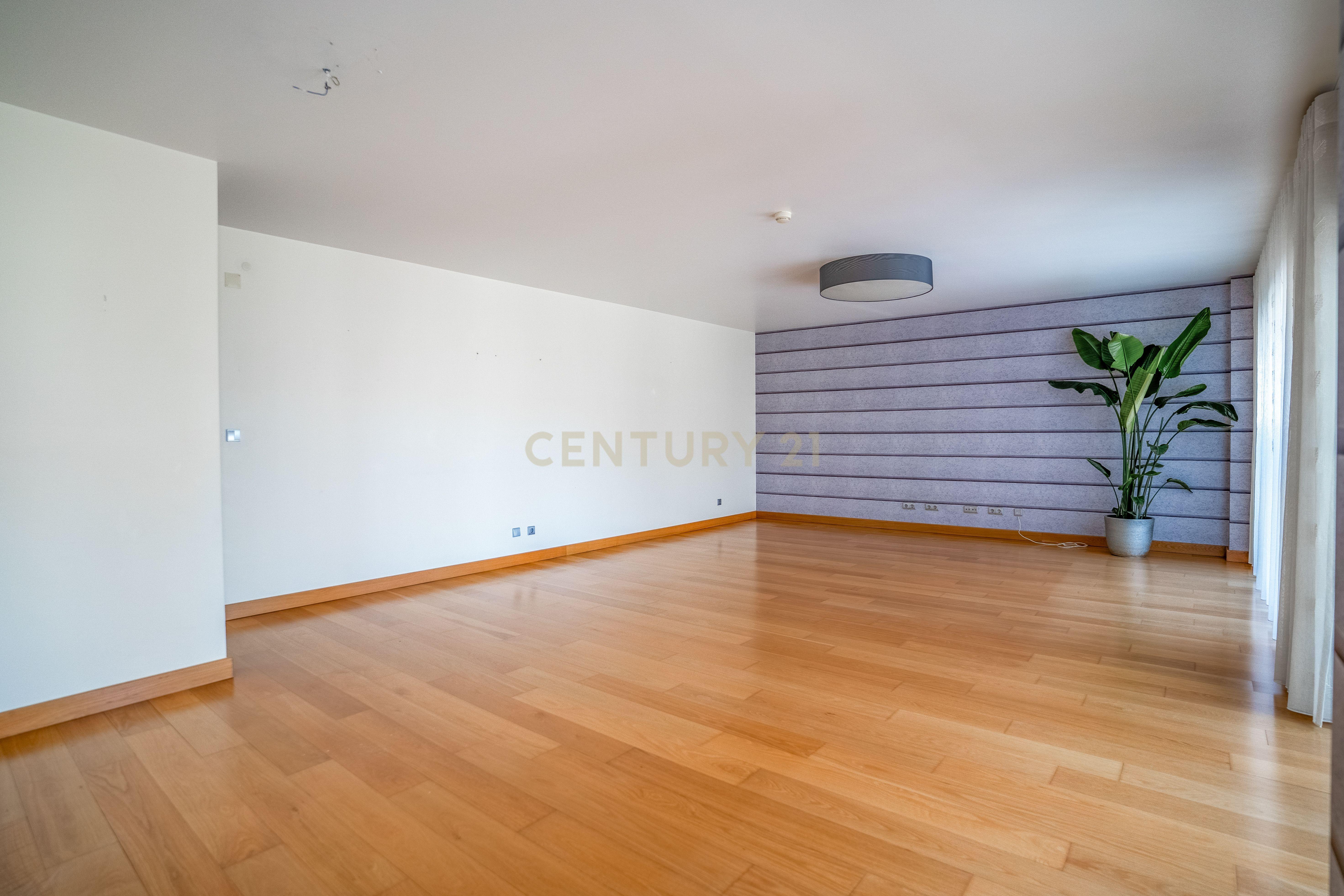Fotografia 5 de Apartamento T4 Premium com Terraço na Avenida da Independência